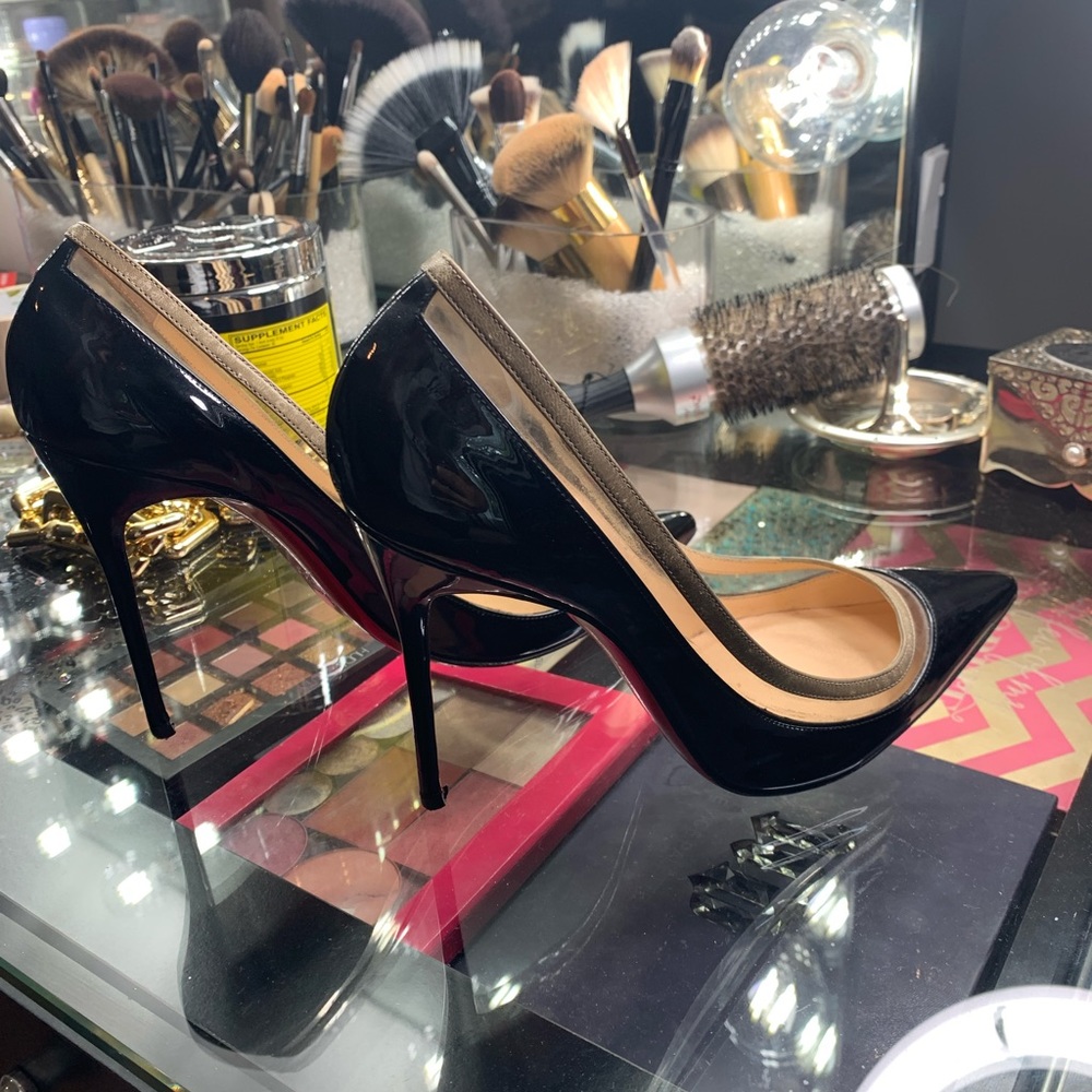 Louboutin Pointy Toe Black Size 39